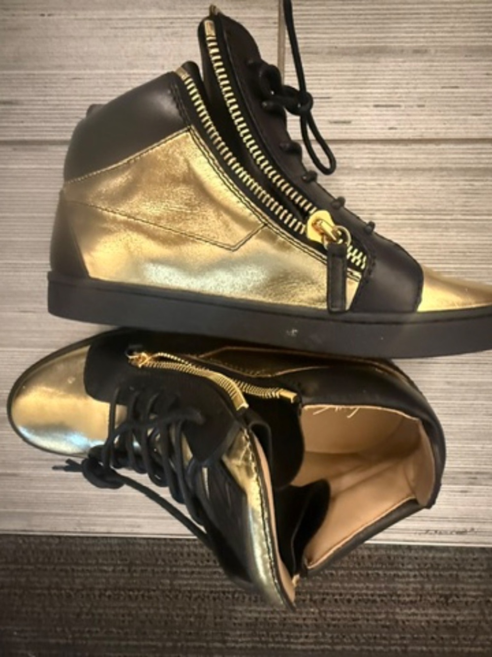 Giuseppe Zanotti Leather Gold Black HIghtop Nicky Shoes Size 8.5. Euro 39